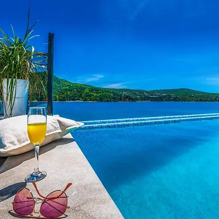 Villa Sea Queen Iii *