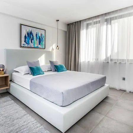 Sea Queen Iii Villa *